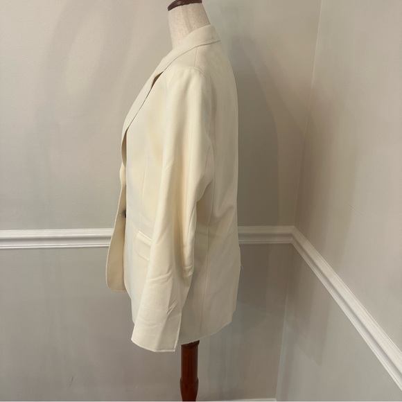 $648 Frame oversized cut edge blazer in off white- Size XS - Picture 3 of 10